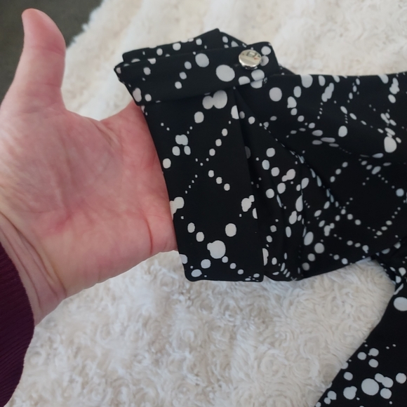 Cocomo Stretch Black & White Abstract Polka Dot Top Artsy Comfy - Picture 7 of 8
